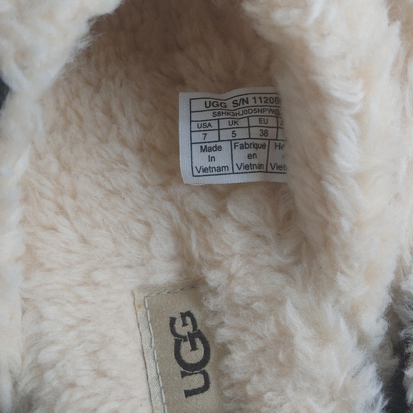 UGG NEW Fuzz Sugar Cross Slide Sandals Natural - Picture 11 of 14